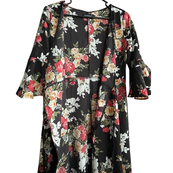 Women Floral Printed Wrap Maxi Dress - Picture 13 of 17